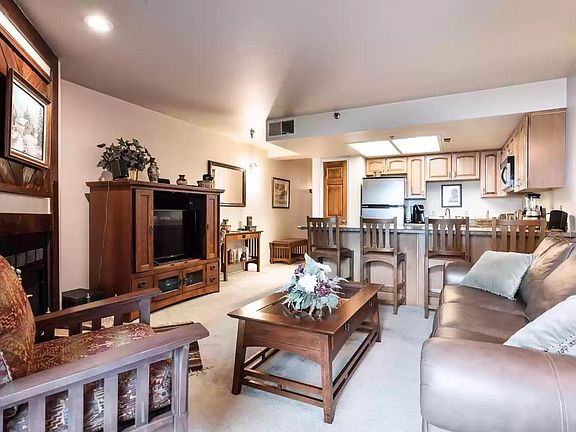 5th image of 1487 Woodside Ave #102B