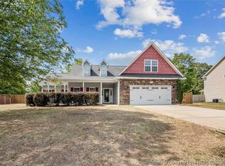 543 Hammond Farms Rd, Hope Mills, NC 28348