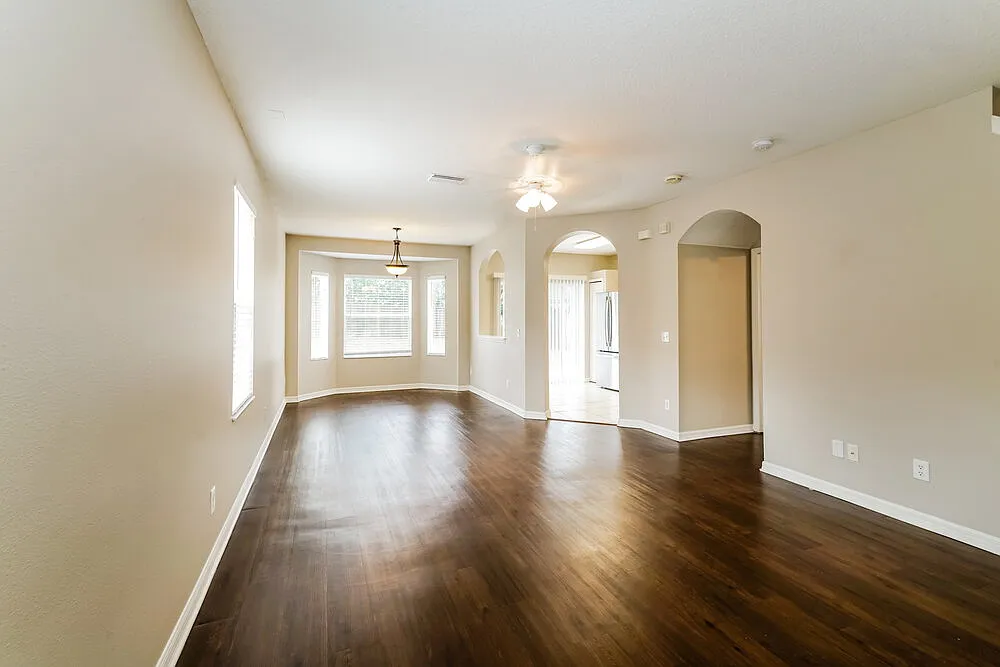 4 bed, 2.0 bath, 1754 sqft, $2,475 — Photo 4