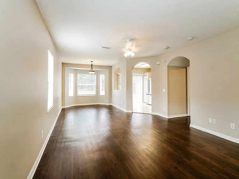 1405 Marsh Wood Dr — Photo 4