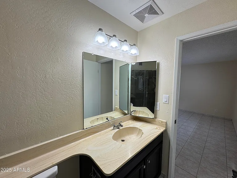 5502 W Frier Dr — Photo 18