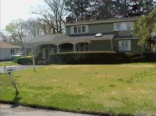 118 Tamarack St, Islip, NY 11751