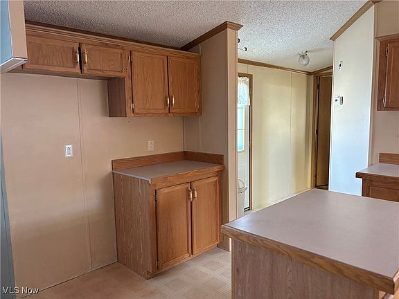 5th image of 2656 Lake Breeze Dr