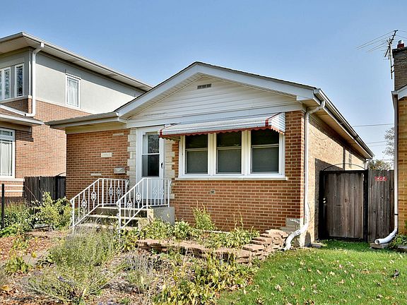 3rd image of 3123 N Oketo Ave