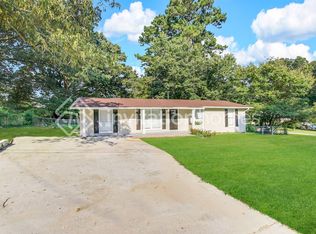 6069 Wisteria Ln, Lithia Springs, GA 30122