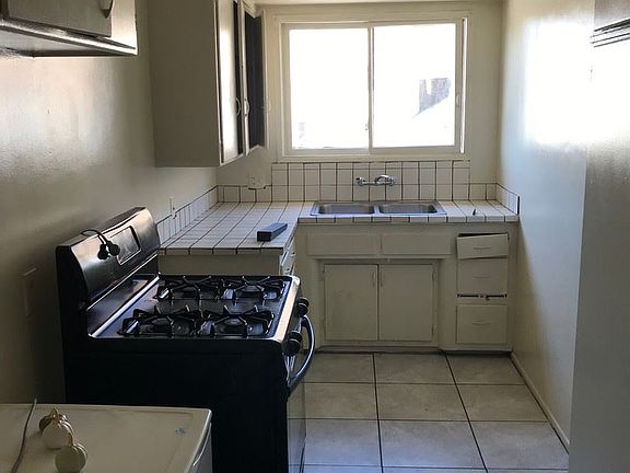 3rd image of 1400 S Bonnie Brae St APT 12