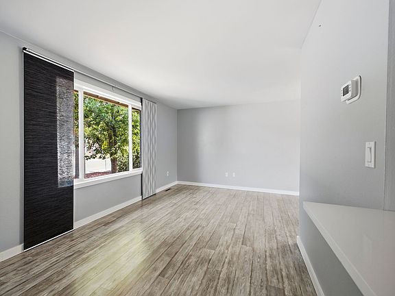 5th image of 2701 Worthington Ave