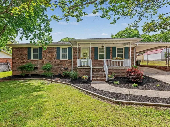 9 Poplar St, Woodruff, SC 29388