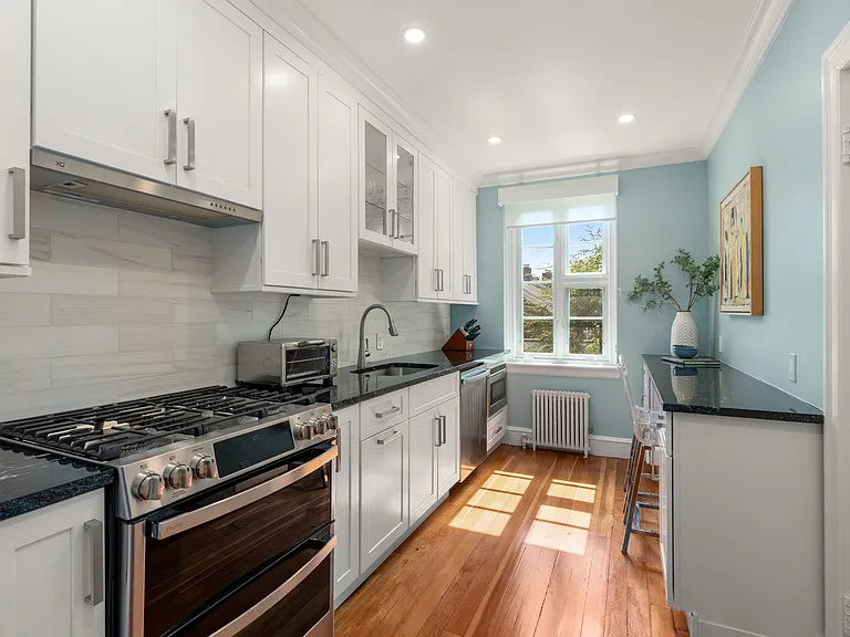 15 Monmouth Ct #5 — Photo 6