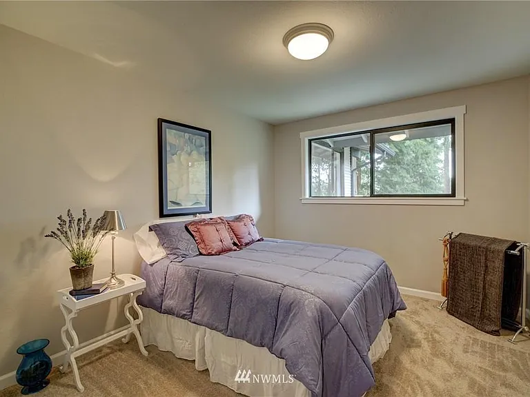 12814 NE 4th Pl — Photo 13