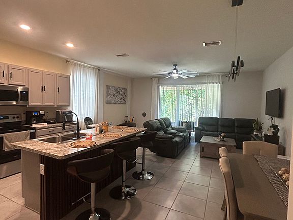 2nd image of 1138 Blue Jay Dr
