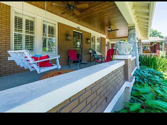 Beautiful large front porch.
