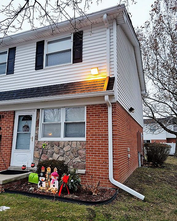 1st image of 45401 Kensington St #196