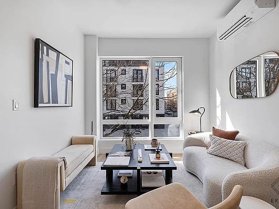 4th image of 80 Linden Blvd #2R