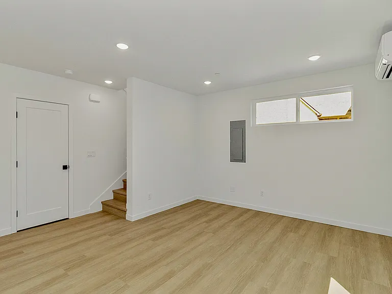 832B S Sullivan St #B — Photo 7