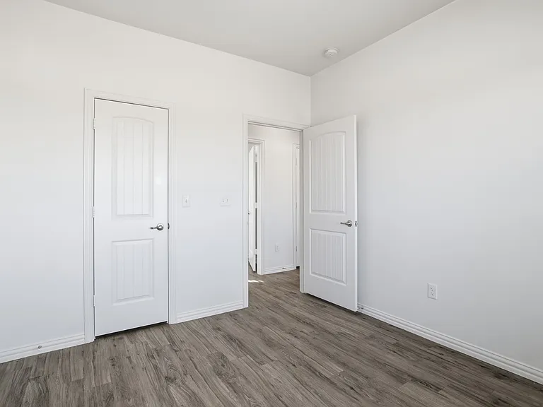 2336 Brandon St — Photo 11