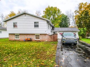 53 Countryshire Dr, Rochester, NY 14626