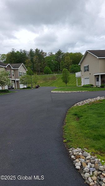 4th image of 407 Worthington Terrace