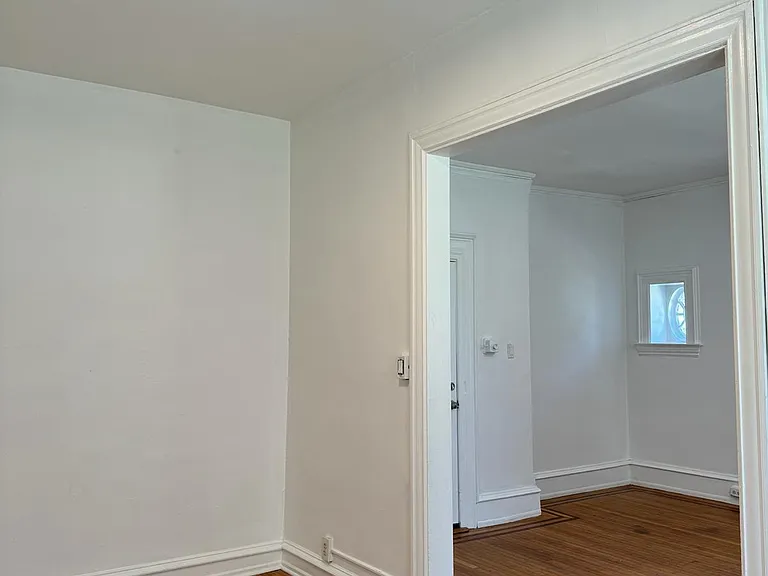 150 W Washington Ln #1A — Photo 6