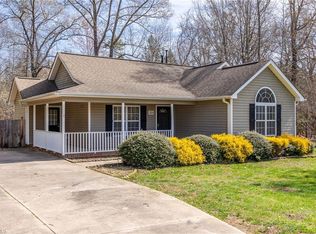 325 Hawthorne Ct, Randleman, NC 27317