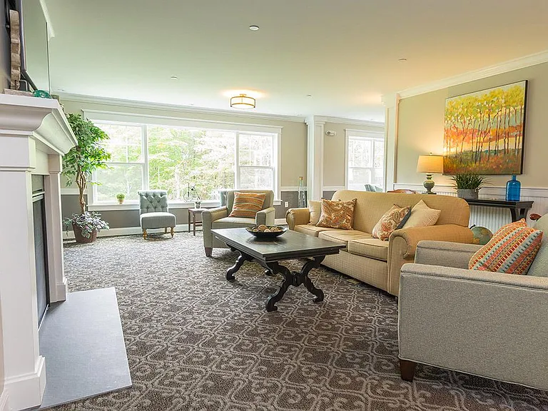 Quail Hollow Senior Living Community — Photo 8