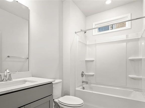 4th image of 311 Sefton Dr