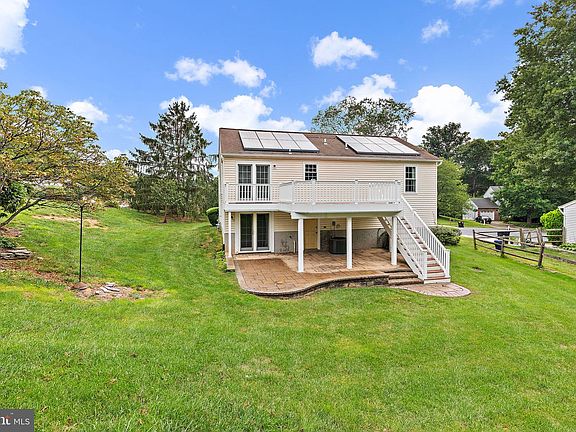 2nd image of 3001 Latrobe Ct