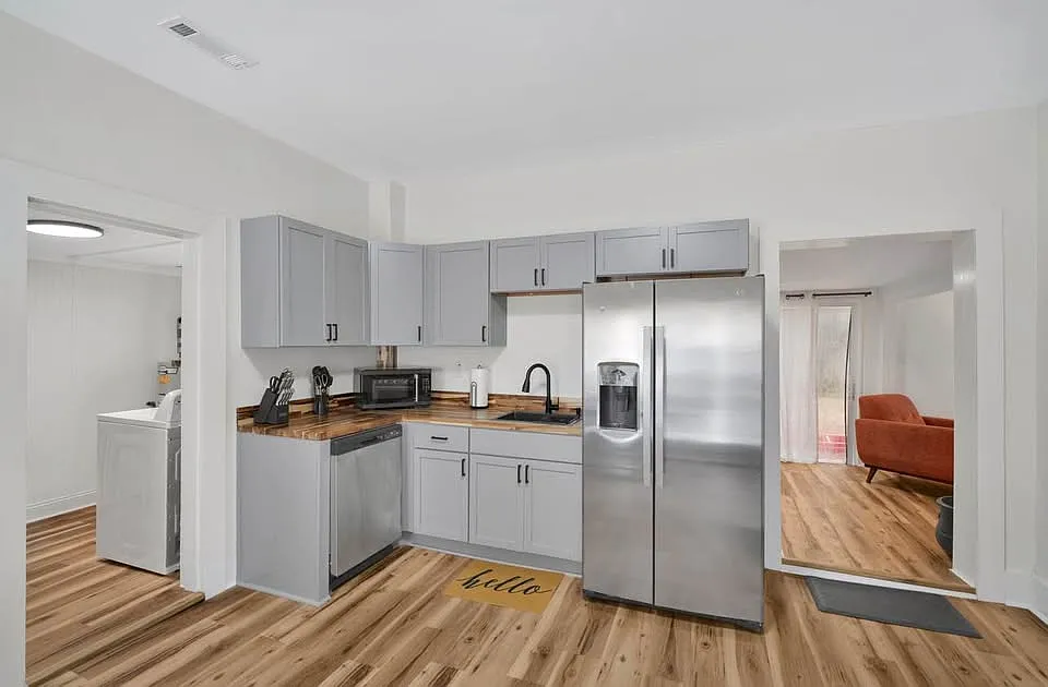 1 bed, 2748 sqft, $850 — Photo 1