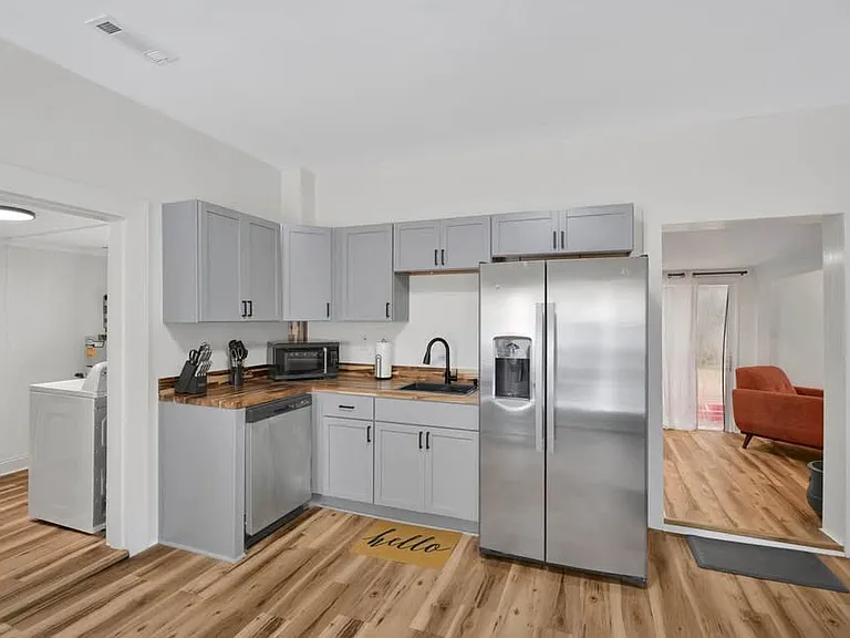 521 E Water St #2 — Photo 1