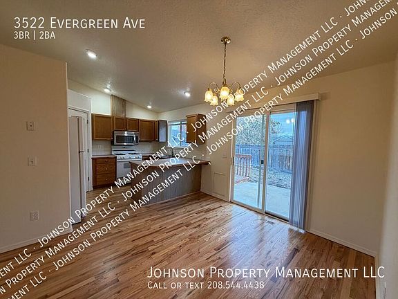 5th image of 3522 Evergreen Ave