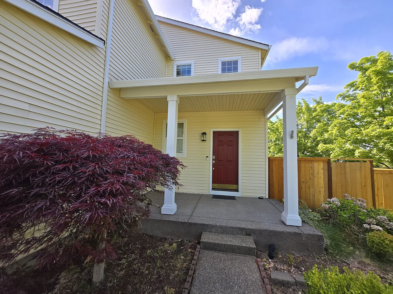 4 bed, 2.5 bath, 2489 sqft, $3,700 — Photo 2