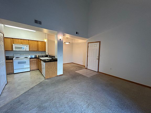 4th image of 4245 E Boardwalk Dr #D4
