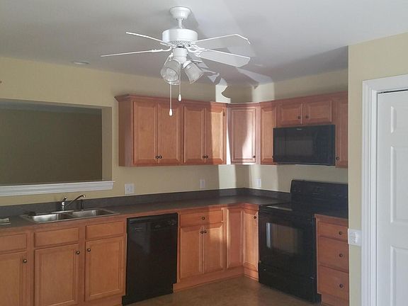 2nd image of 2029 A Cambria Dr
