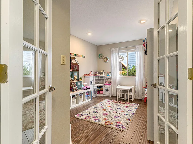 8219 Radcliff Dr — Photo 19