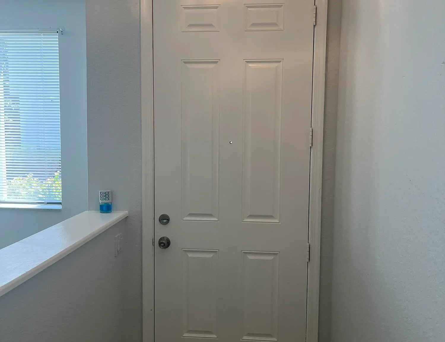 2 bed, 2.5 bath, 1199 sqft, $2,400 — Photo 3