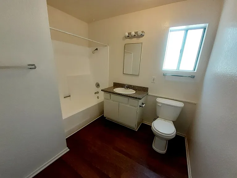 Foothill Blvd. Apartments — Photo 15