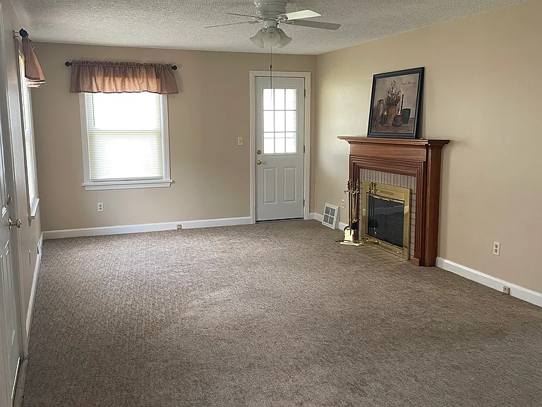 1103 Delverne Ave SW — Photo 10