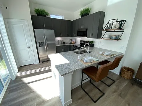 Falcon Ln — Photo 8