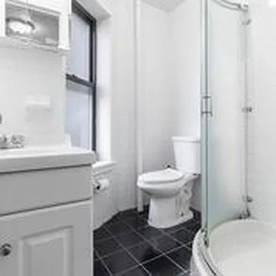 Rented by Bond New York | media 11