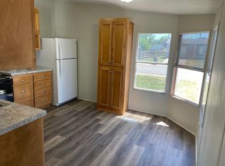 708 Dustin Rd, Salina, KS 67401