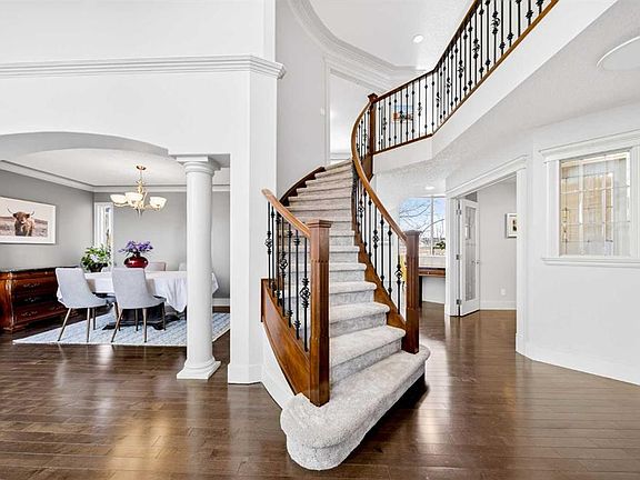 4th image of 46 Discovery Ridge Rd SW