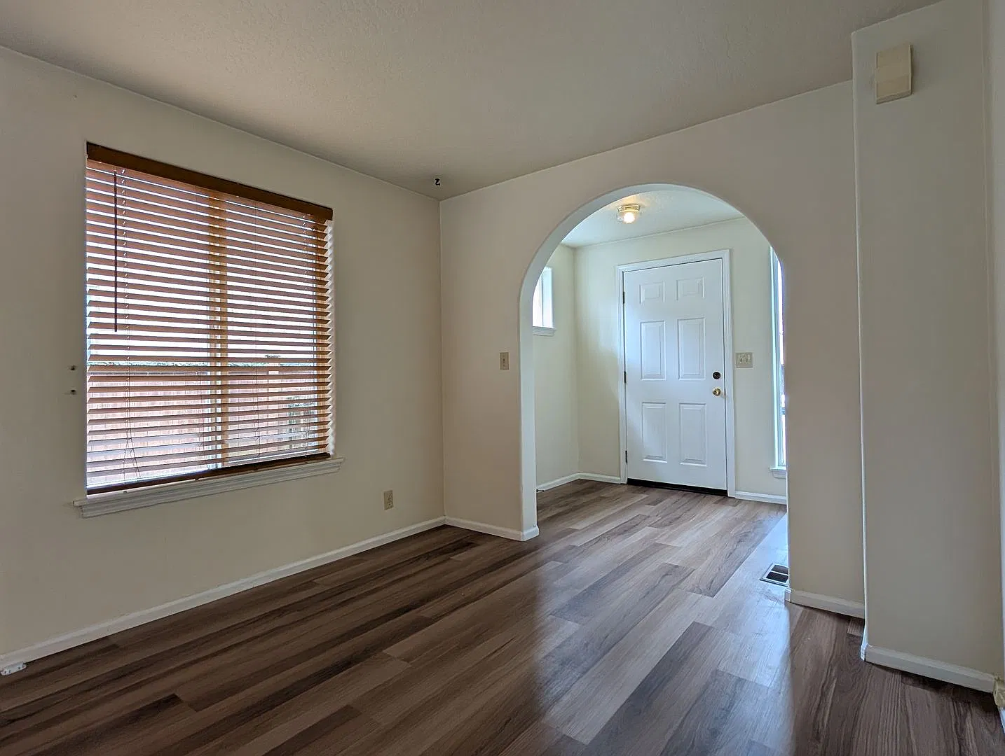 Great 3-Bedroom, 2.5-Bath Home In The Friendly Street Area! — Photo 4