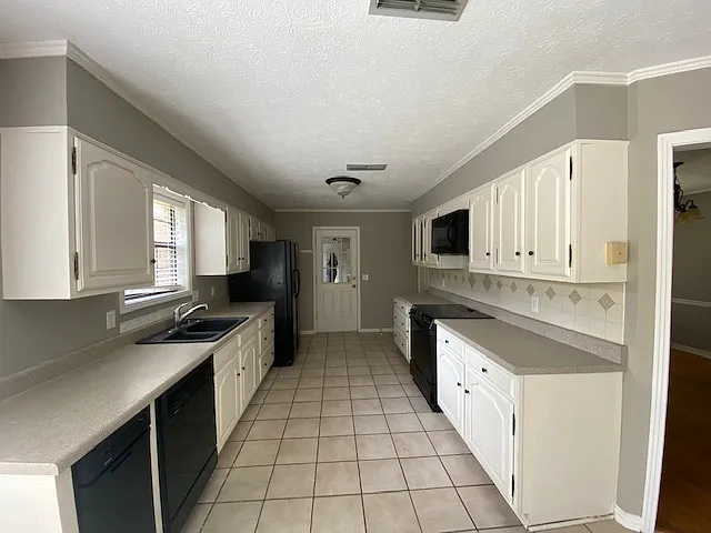 90 Friar Tuck Cir — Photo 8