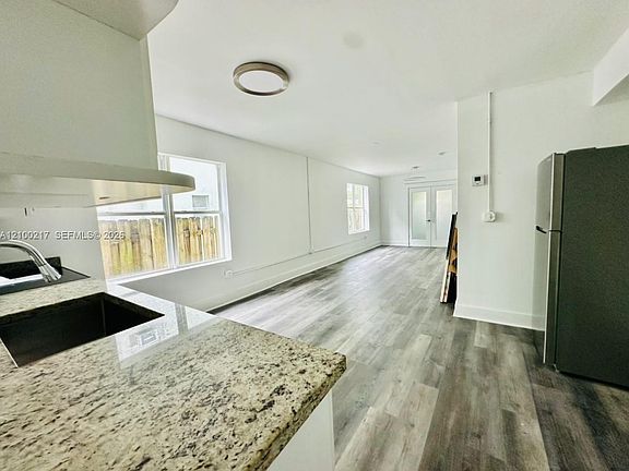 2nd image of 524 NW 35th St APT 1