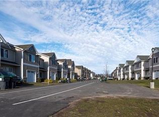 52 Chestnut Ridge Rd, Bloomingburg, NY 12721