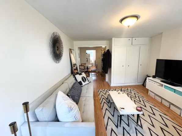 89 3rd Street image 2 of 13