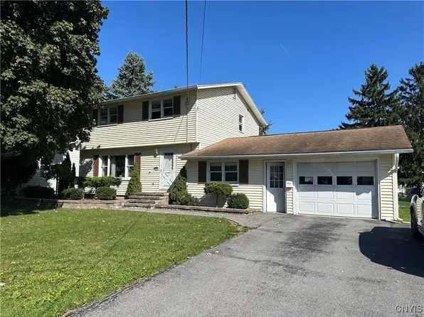 110 Patricia Dr, North Syracuse, NY 13212