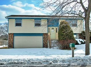 169 W Wrightwood Ave, Glendale Heights, IL 60139