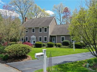 286 Leigh Gate Rd, Glastonbury, CT 06033