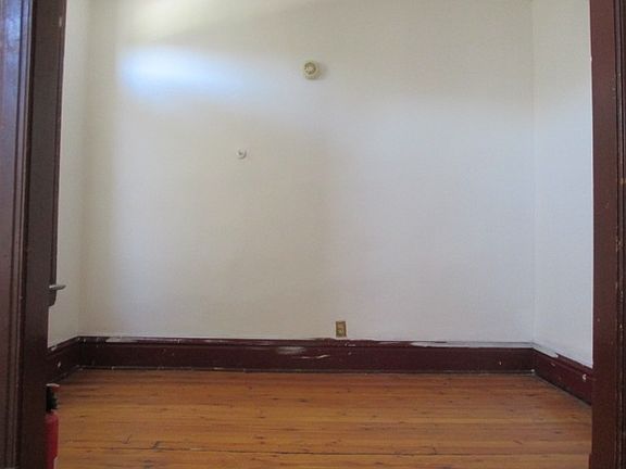 4th image of 122 S Saint Louis Ave